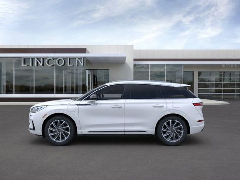 New 2024 Lincoln Corsair Grand Touring image 3