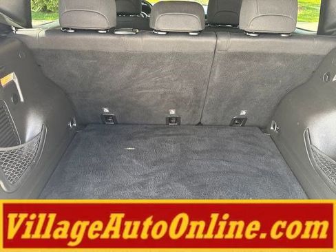 Used 2019 Jeep Renegade Latitude w/ Cold Weather Group AWD/4WD image 35