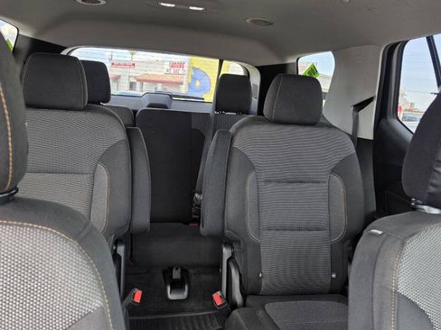 Used 2019 Chevrolet Traverse LT FWD image 9