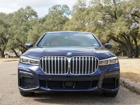 Used 2020 BMW 750i xDrive AWD/4WD image 20