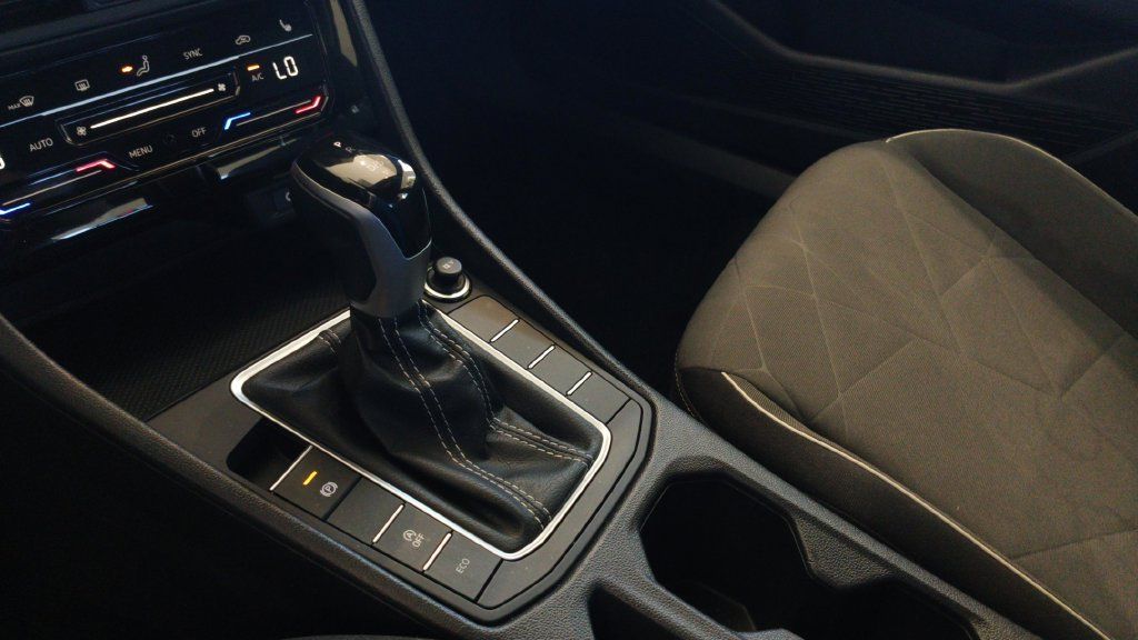 Used 2025 Volkswagen Jetta Sport FWD image 14