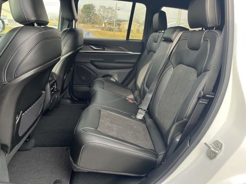 New 2026 Jeep Grand Cherokee Altitude image 27