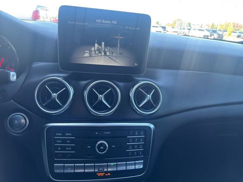 Used 2018 Mercedes-Benz GLA 250 4MATIC image 18