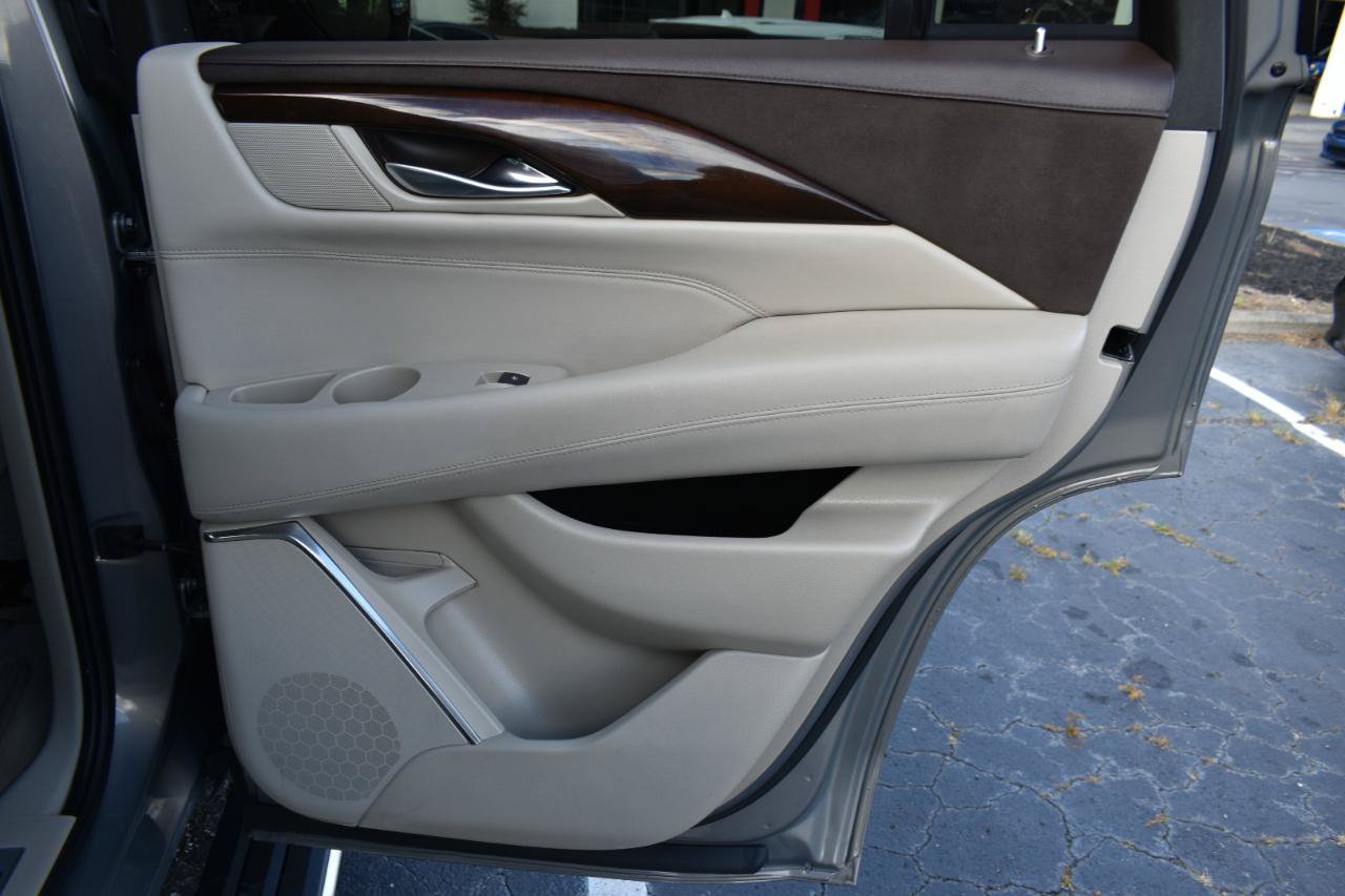 Used 2017 Cadillac Escalade Premium Luxury AWD/4WD image 41