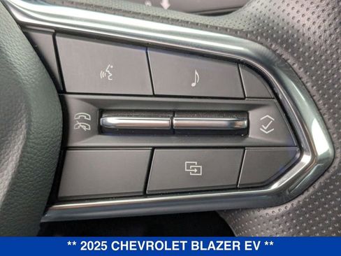 New 2025 Chevrolet Blazer EV LT image 18