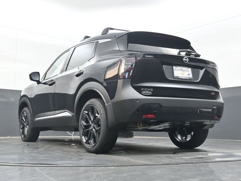 New 2026 Nissan Kicks SR image 25