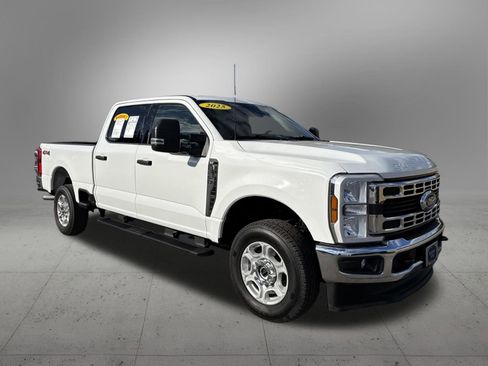 Used 2025 Ford F250 XLT image 6