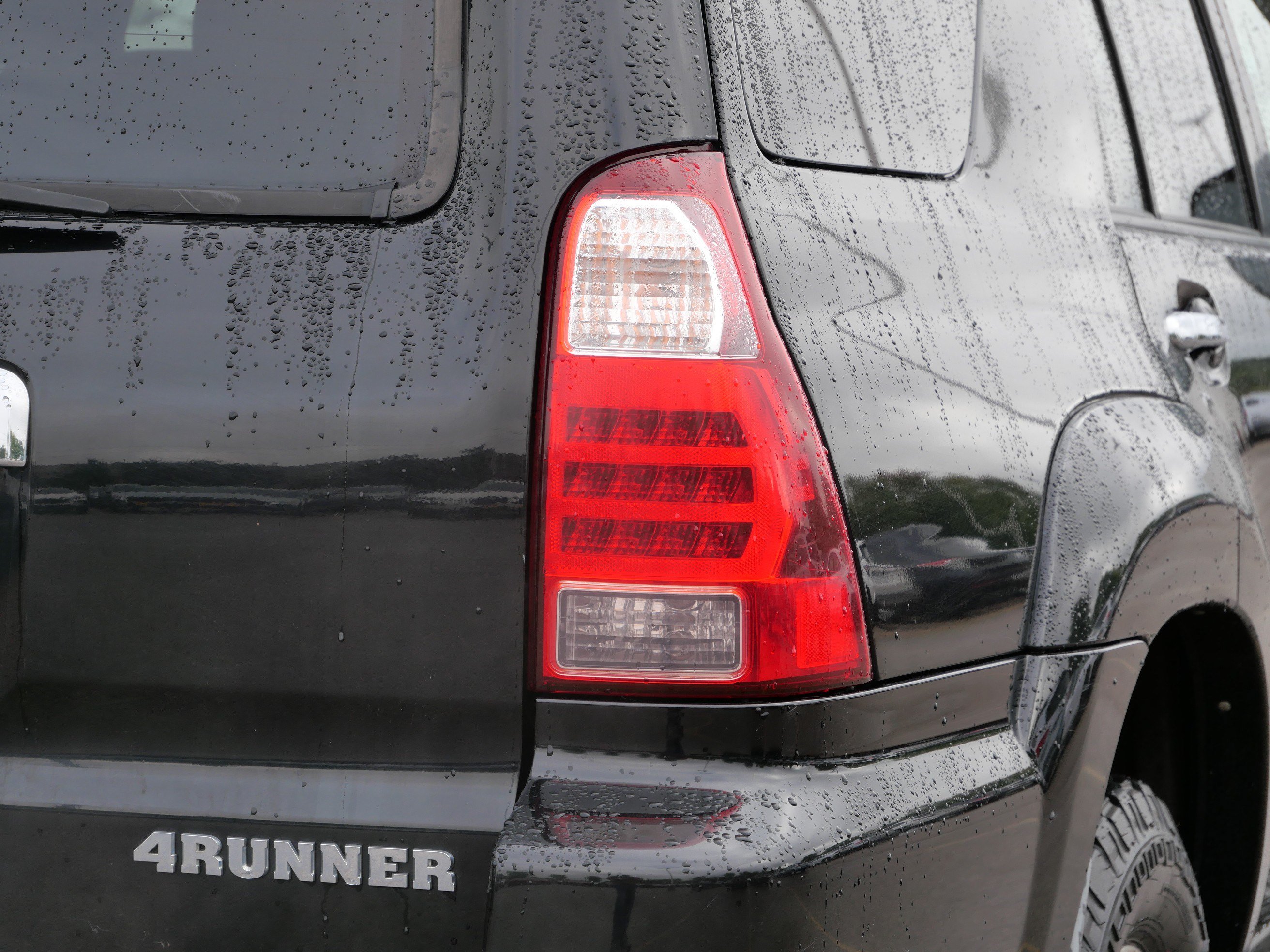 Used 2007 Toyota 4Runner SR5 AWD/4WD image 17