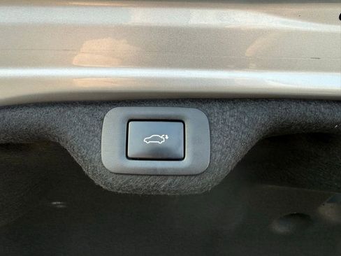 Used 2020 Lexus ES 300h w/ Accessory Package 2 image 18