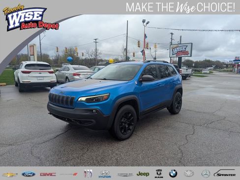 Used 2021 Jeep Cherokee Trailhawk image 7