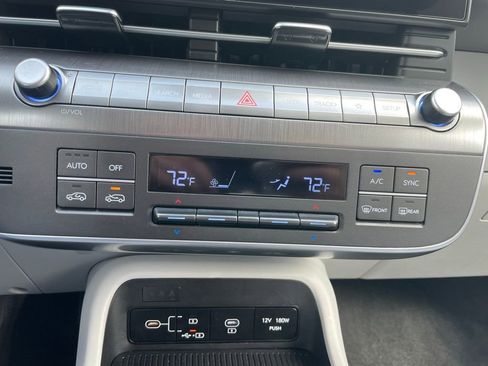 Used 2025 Hyundai Kona SEL image 12