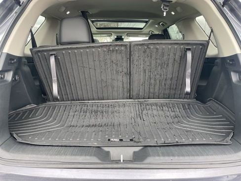 Used 2025 Honda Pilot Touring image 7