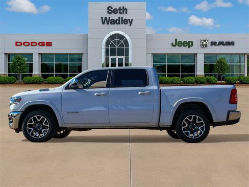 Used 2025 RAM 1500 Laramie image 4