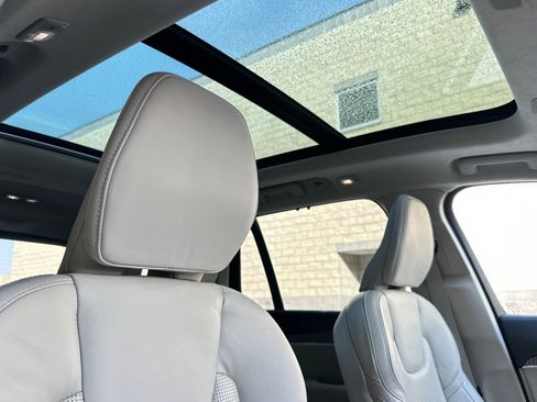 Used 2023 Volvo XC90 B6 Ultimate w/ Lounge Package image 19