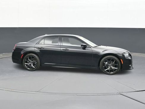 Used 2022 Chrysler 300 Touring L image 18