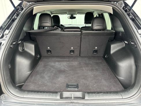 Used 2020 Jeep Cherokee Trailhawk w/ Cold Weather Group image 30