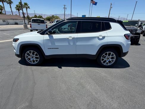 Used 2025 Jeep Compass Limited AWD/4WD image 6