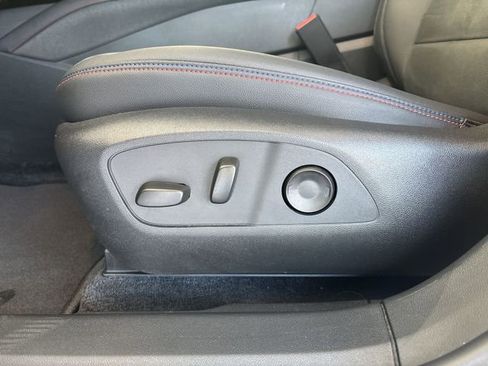 Certified 2025 Chevrolet Blazer EV RS image 23