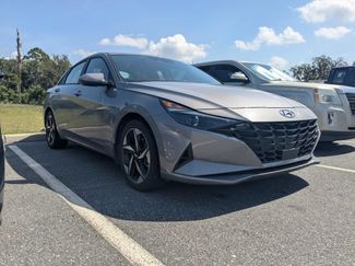 Used 2023 Hyundai Elantra SEL w/ Convenience Package FWD video 1