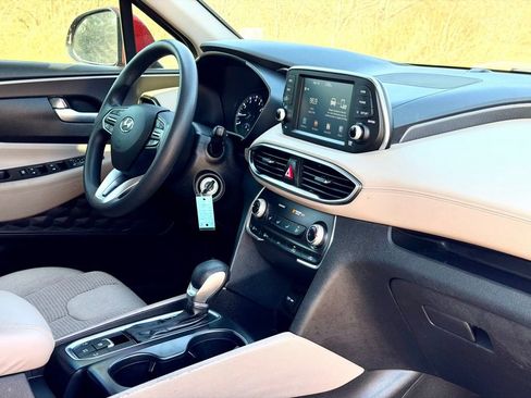 Used 2019 Hyundai Santa Fe SE image 26