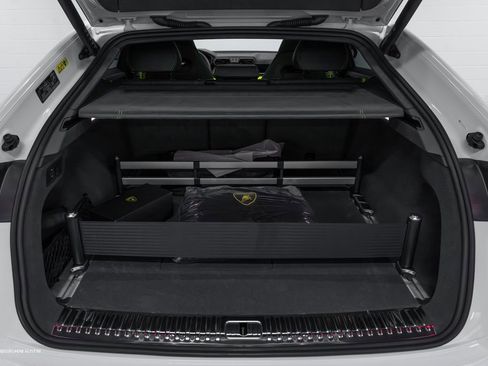 New 2025 Lamborghini Urus SE image 13