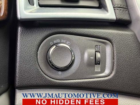 Used 2010 Cadillac SRX Luxury image 36