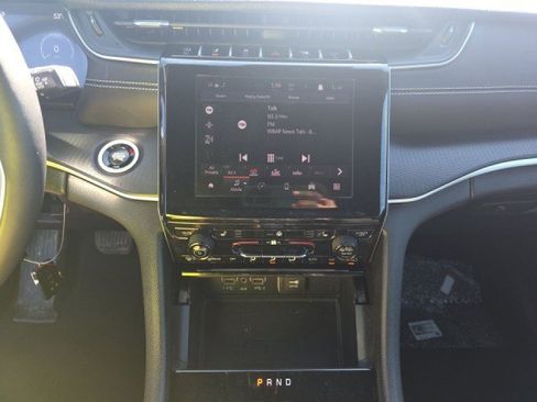 Certified 2024 Jeep Grand Cherokee L Laredo image 11