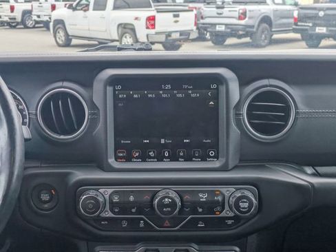 Used 2020 Jeep Gladiator Overland AWD/4WD image 20