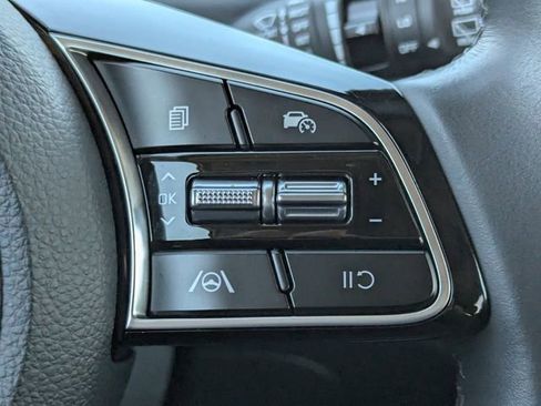 Used 2024 Kia Seltos EX image 28