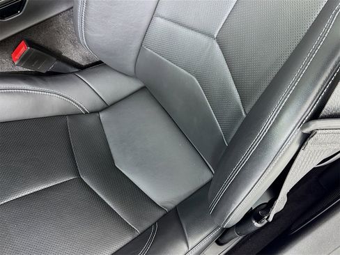 Used 2023 Chevrolet Corvette Stingray w/ Z51 Performance Package image 21