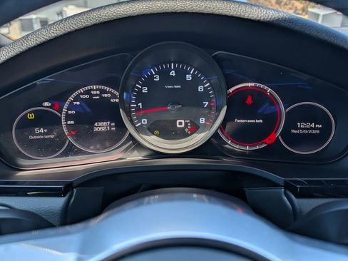Used 2021 Porsche Cayenne AWD/4WD image 16