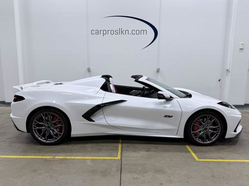 Used 2023 Chevrolet Corvette Stingray Premium Conv w/ Z51 Performance Package RWD image 8