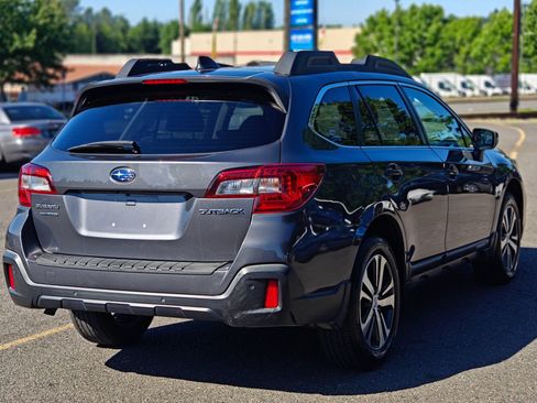 Used 2018 Subaru Outback 2.5i Limited AWD/4WD image 9