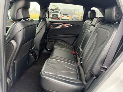 Used 2019 Lincoln Nautilus Reserve image 33