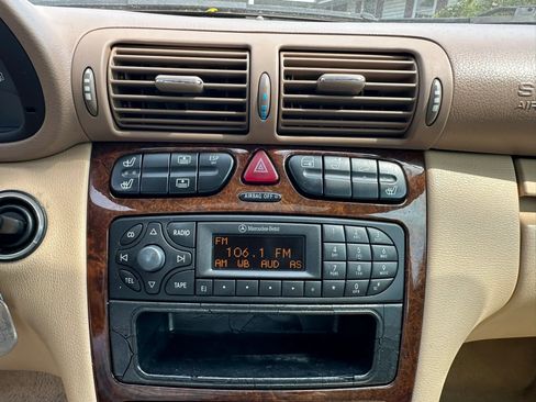 Used 2001 Mercedes-Benz C 320 Sedan image 23