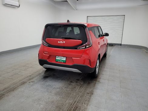 Used 2023 Kia Soul LX w/ LX Technology Package FWD image 7