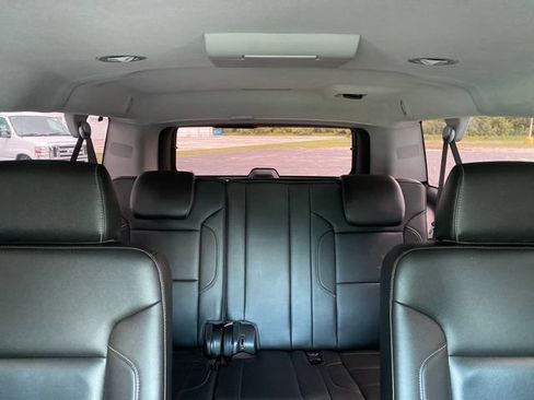 Used 2015 Chevrolet Suburban LTZ RWD image 41
