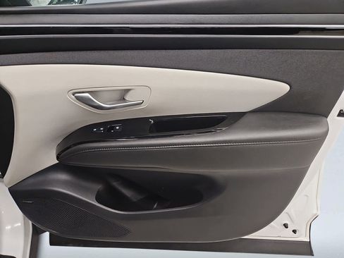Used 2024 Hyundai Tucson Limited image 16