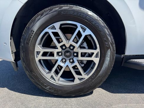 Used 2025 Ford Expedition Active image 11