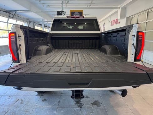 Certified 2025 GMC Sierra 2500 AT4 AWD/4WD image 7