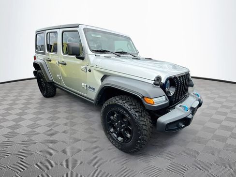 Used 2023 Jeep Wrangler Unlimited w/ Cold Weather Group AWD/4WD image 4