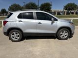 Used 2020 Chevrolet Trax LT w/ LT Convenience Package image 3