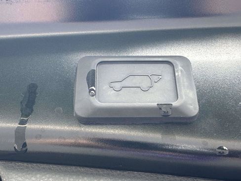 Used 2025 Toyota RAV4 XLE Premium FWD image 9