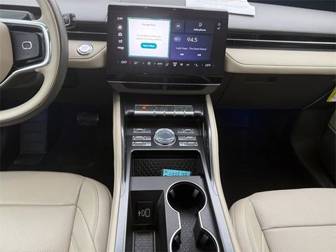 Used 2024 Lincoln Nautilus Premier w/ Equipment Group 102A image 11