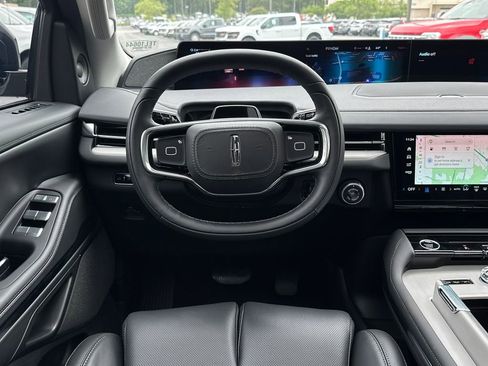 New 2026 Lincoln Navigator Reserve AWD/4WD image 14