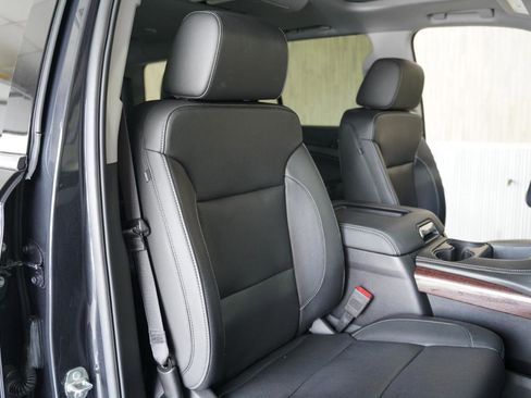 Used 2020 GMC Yukon SLT w/ Premium Edition AWD/4WD image 29