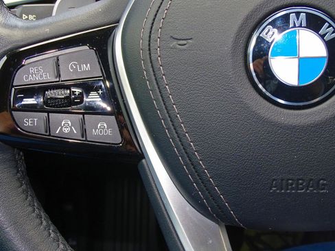 Used 2023 BMW 540i w/ Executive Package image 24