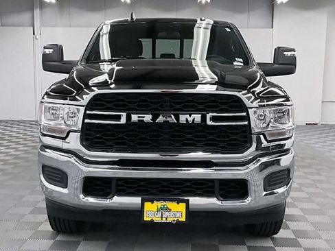 Used 2024 RAM 2500 Tradesman w/ Chrome Appearance Group AWD/4WD image 4