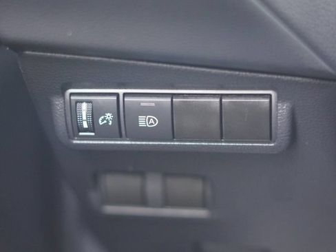 Used 2025 Toyota Corolla Cross XLE FWD image 17