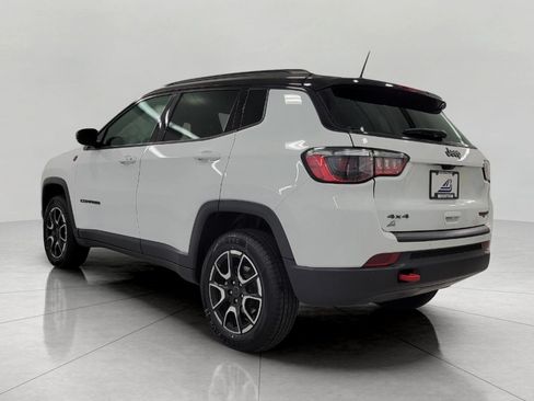 Used 2025 Jeep Compass Trailhawk AWD/4WD image 20
